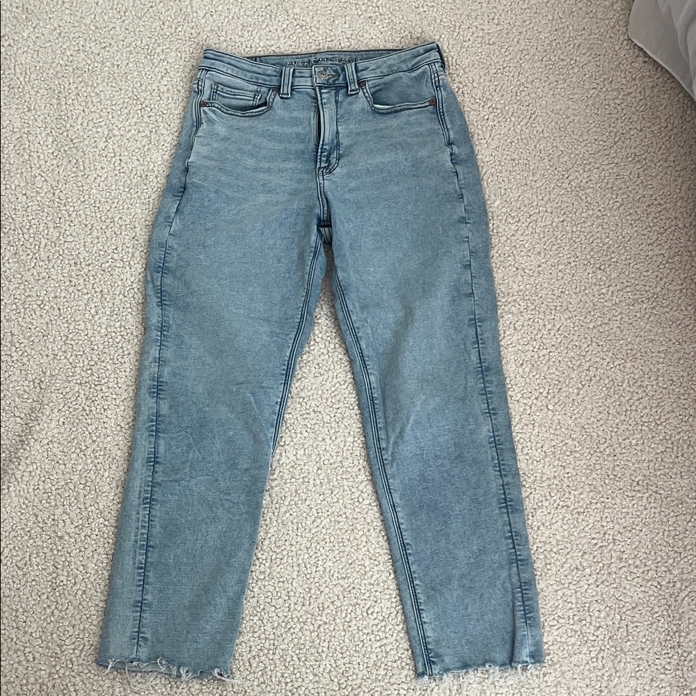 Classic American Eagle Iconic Soft Knit Stretchy Mom Jeans size 6 Never worn